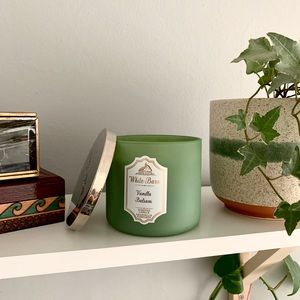 Bath and body works 3-wick scented candle.